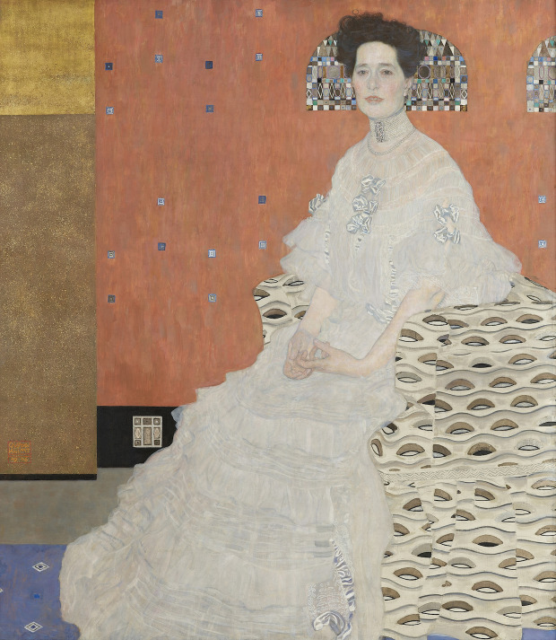 Absorbing the gaze, scattering looks: Klimt's distinctive style and its two-fold effect on the eye of the beholder.