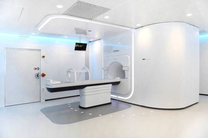 [Primary treatment of prostate cancer using 1.5 T MR-linear accelerator].