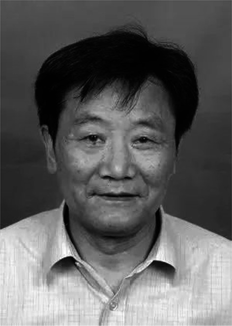 A "light chaser" and his dream of Optics Valley of China : --To commemorate Prof. Dexiu Huang.