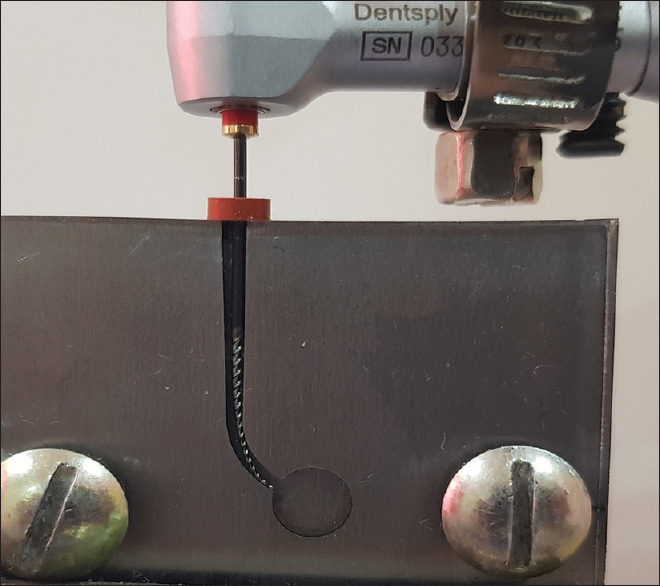 Effect of autoclave sterilization on the cyclic fatigue resistance of EdgeFile X7, 2Shape, and F-one nickel-titanium endodontic instruments.