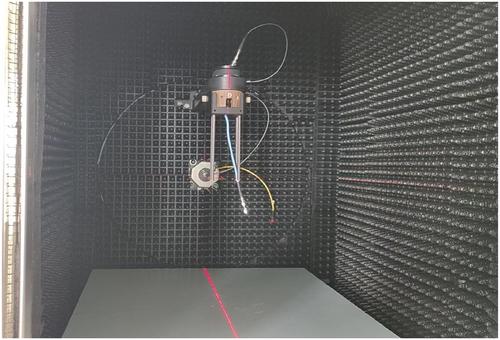 Wideband single-fed circularly polarised patch antenna