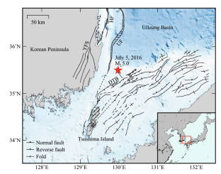 Microearthquake activity associated with the 2016 M_L 5.0 offshore Ulsan earthquake sequence and its tectonic implications