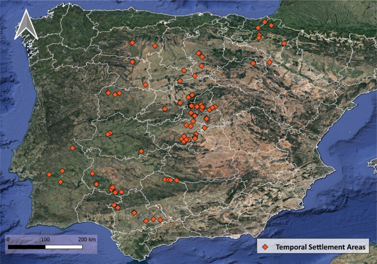 The variability of juvenile dispersal in an opportunistic raptor.