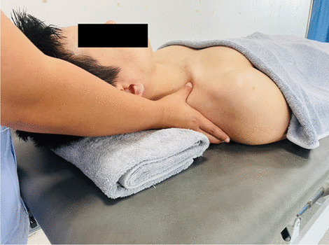 Effects of the combination of traditional Thai massage, scapular stabilization exercise, and chest mobilization in subjects with forward head posture: a single-blinded randomized clinical trial.