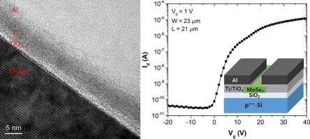 Engineering TiOx interlayers in high vacuum for Al-contacted MoSe2 transistors