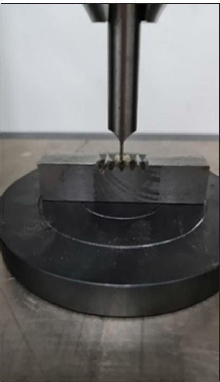 Effect of Final Irrigation Solutions on Mechanical Properties of Root Canal Dentine Running title: Final Irrigation on Mechanical Properties.