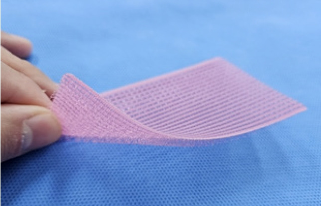 Fixing hair using a hair-fixing sheet: better than hairpins?