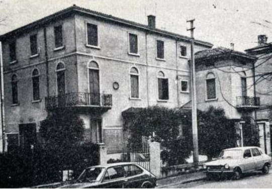 [Dr. Valentin Grandis and Dr. Virgilio Ducceschi, two italian masters who initiated Experimental Physiology at the Faculty of Medical Sciences - Universidad Nacional De Cordoba (Argentina)]