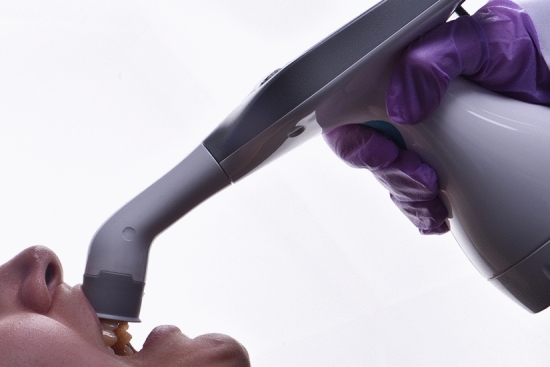 Clinical assessment of dental color during dehydration and rehydration by various dental photography techniques.