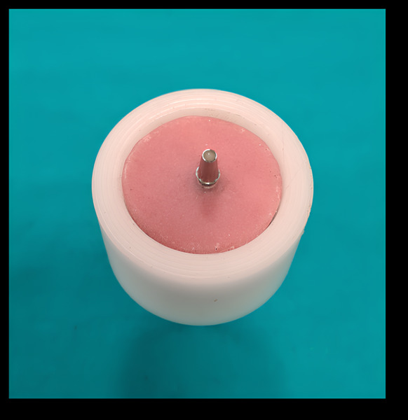 Assessment of removal torque values of anodized abutment screws at different voltages: an in vitro study.