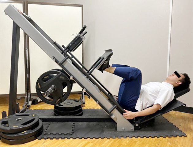 Relationship between 10 repetition maximum for chest press, leg press, and muscle mass measured using bioelectrical impedance analysis in healthy young adults.