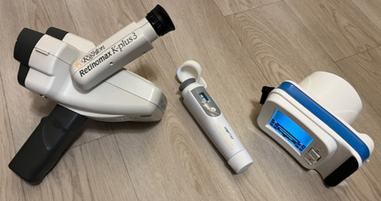 Comparative Validation of MOPTIM MRT-200 Refraction Device with 2WIN and Retinomax.