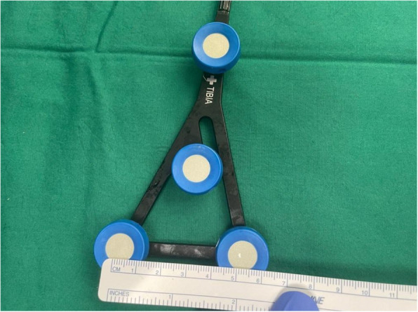 Novel all-intra-incisional pin placement technique in robotic total knee arthroplasty: a safer alternative.