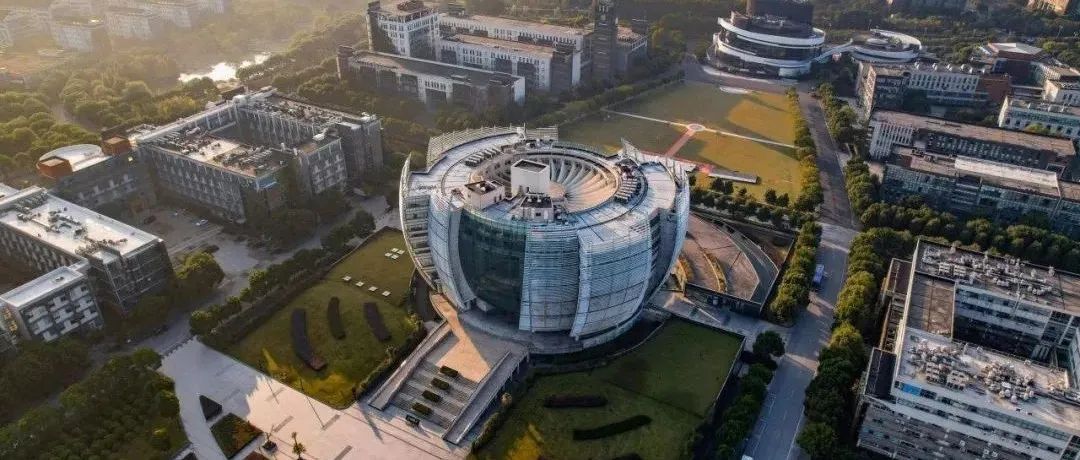 苏州大学功能纳米与软物质研究院Nature | 基于长程有序量子点薄膜的高性能发光器件