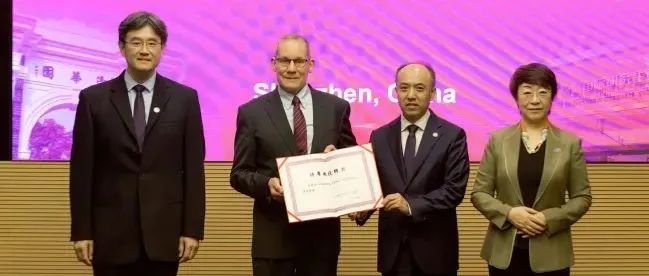 哈佛化学系前主任Charles Lieber全职加入清华大学，此前因中国合作在美被定罪获刑