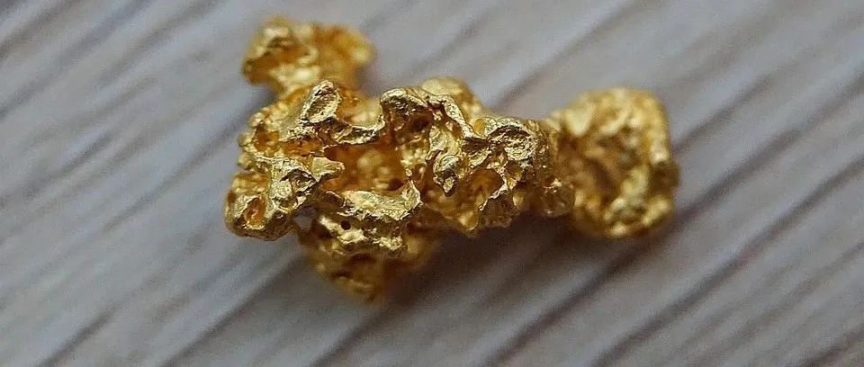 物理学家成功将铅变成黄金，三年产出29万亿分之1克；复旦获宁德时代价值10亿元巨额捐赠 | 科研圈日报