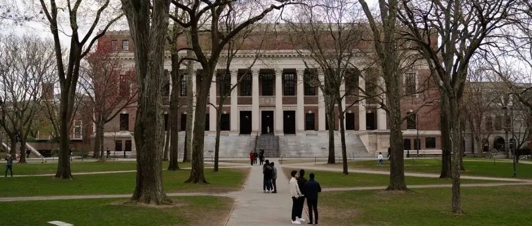 哈佛大学无法再招收国际学生，现有的外国学生必须转学