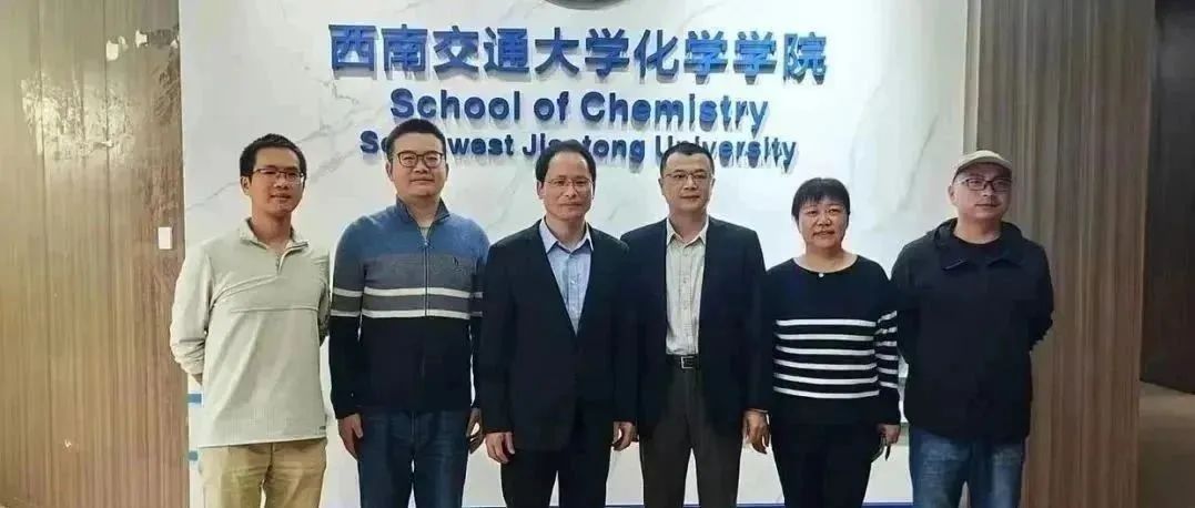 关注：年仅41岁副教授离世，官方公布原因受质疑，知情人透露：生前被打、实验室被封