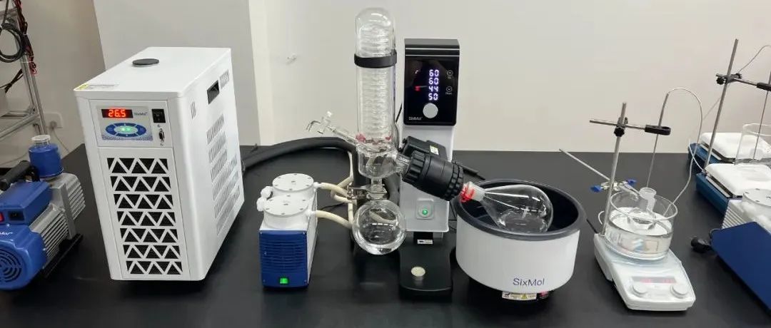 化学加SixMol&#174;旋转蒸发仪：电动升降、LED数显、独立旋钮、一键启停、操作简便、回收效果好