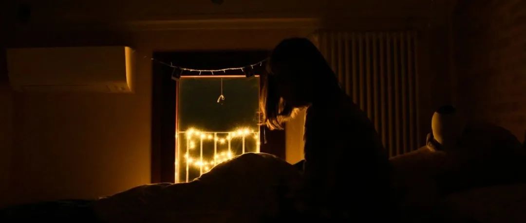 熬夜后反而觉得精力充沛？科学家：这才是最危险的时候｜韦东奕论文登数学顶刊，将散焦方程的爆破性研究扩展至d≥4｜本周值得读