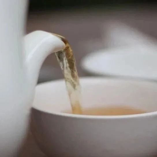 证据来了！西安交通大学等合作发现咖啡、茶和白开水摄入量的增加与成人2型糖尿病患者全因死亡率的降低相关