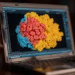 模拟3D分子编辑，北大高毅勤团队开发整合物理信息和偏好对齐的MolEdit，登Nature子刊