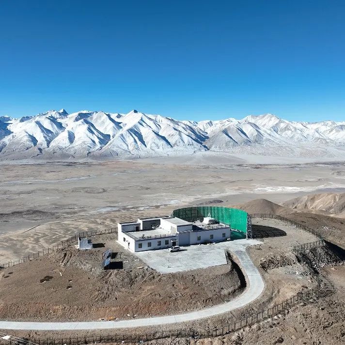 检验宇宙起源理论！我国首个原初引力波探测实验一期建成并实现首光观测 | CCTV