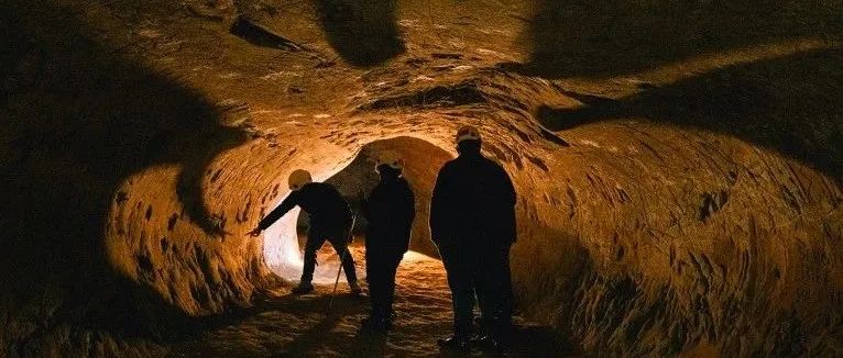 是谁，或者，是什么，开凿了这些车头大的远古地洞？ |《自然》长文