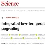 华东师范大学张伟团队Science：室温“点塑成油”——破解全球塑料污染难题