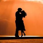 为什么夫妻越长越像？百代基因模拟证实：后代同时“继承”父母的特征与择偶偏好，让人不知不觉选择“另一个自己”