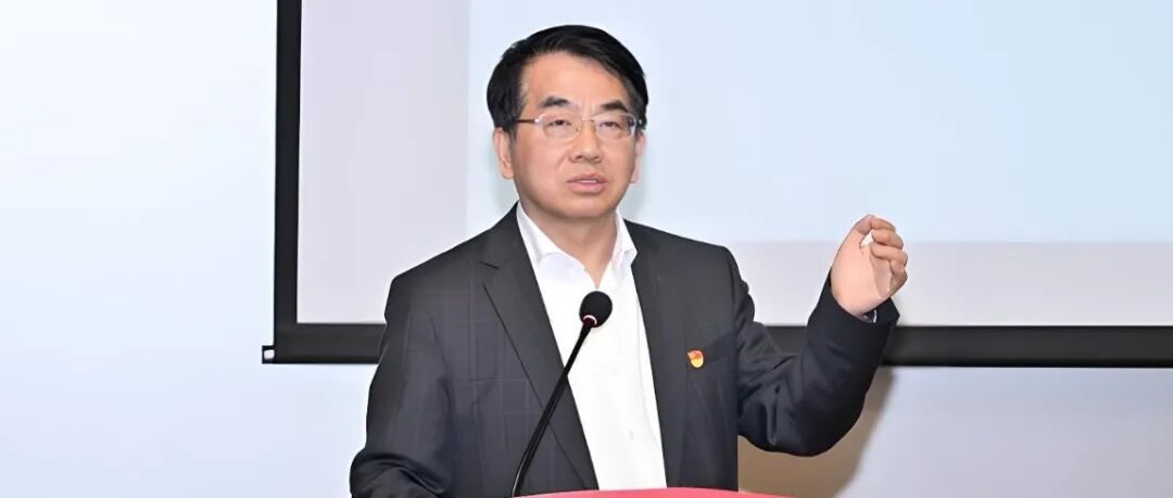 重磅！「七院院士」黄维团队，继2篇Nature Energy之后，再发Nature Photonics！