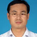 本科、博士毕业于北京大学，获杰青及杰青延续项目，中科院植物所研究员以通讯作者身份发表Nature Plants