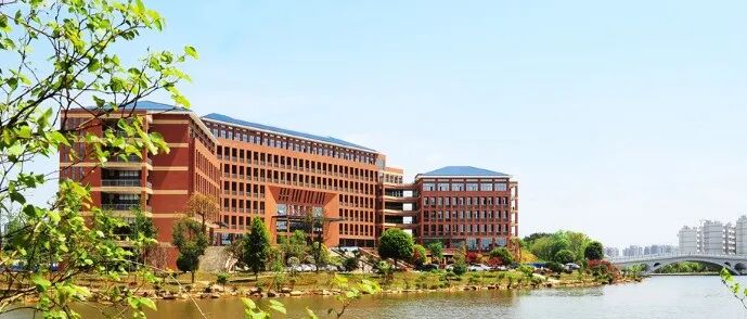 尹双凤教授任湖南科技大学校长，周虎教授任副校长