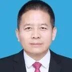 本科毕业于甘肃农业大学，硕士毕业于石河子大学，博士毕业于江南大学，石河子大学副院长以通讯作者身份在一区Top期刊上发表研究论文