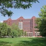 本科毕业于武汉大学，硕士毕业于华中科技大学，博士毕业于武汉大学，内蒙古大学教授以通讯作者身份在Science子刊上发表研究论文