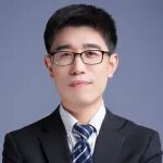 本科毕业于苏州大学，博士毕业于浙江大学，浙大长聘副教授以通讯作者身份在Nature子刊上发表研究论文