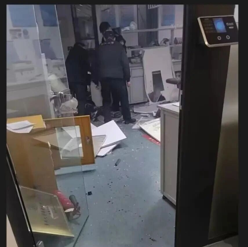 重庆大学一实验室发生爆炸，因操作不当引发实验物品闪爆，1死3伤