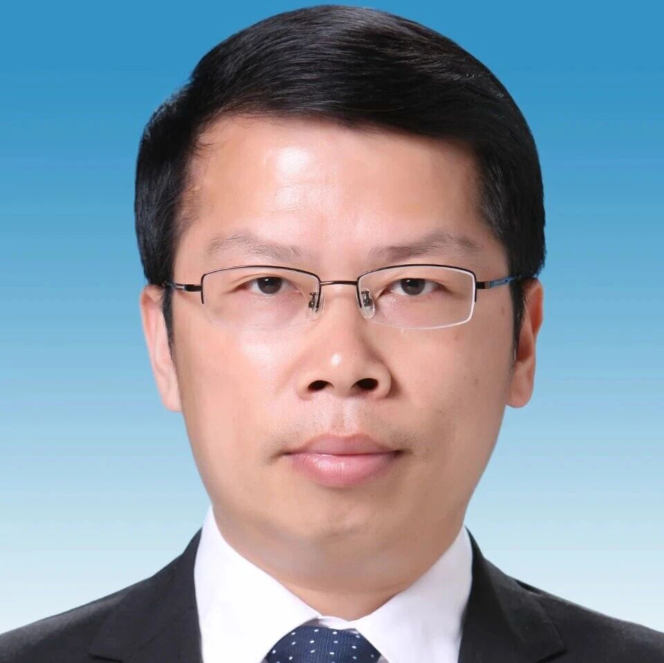 博士毕业于华中农业大学，中国农科院研究员以通讯作者在顶级期刊发表研究论文，揭示黑土源合成菌群驱动混合除草剂共代谢降解机制