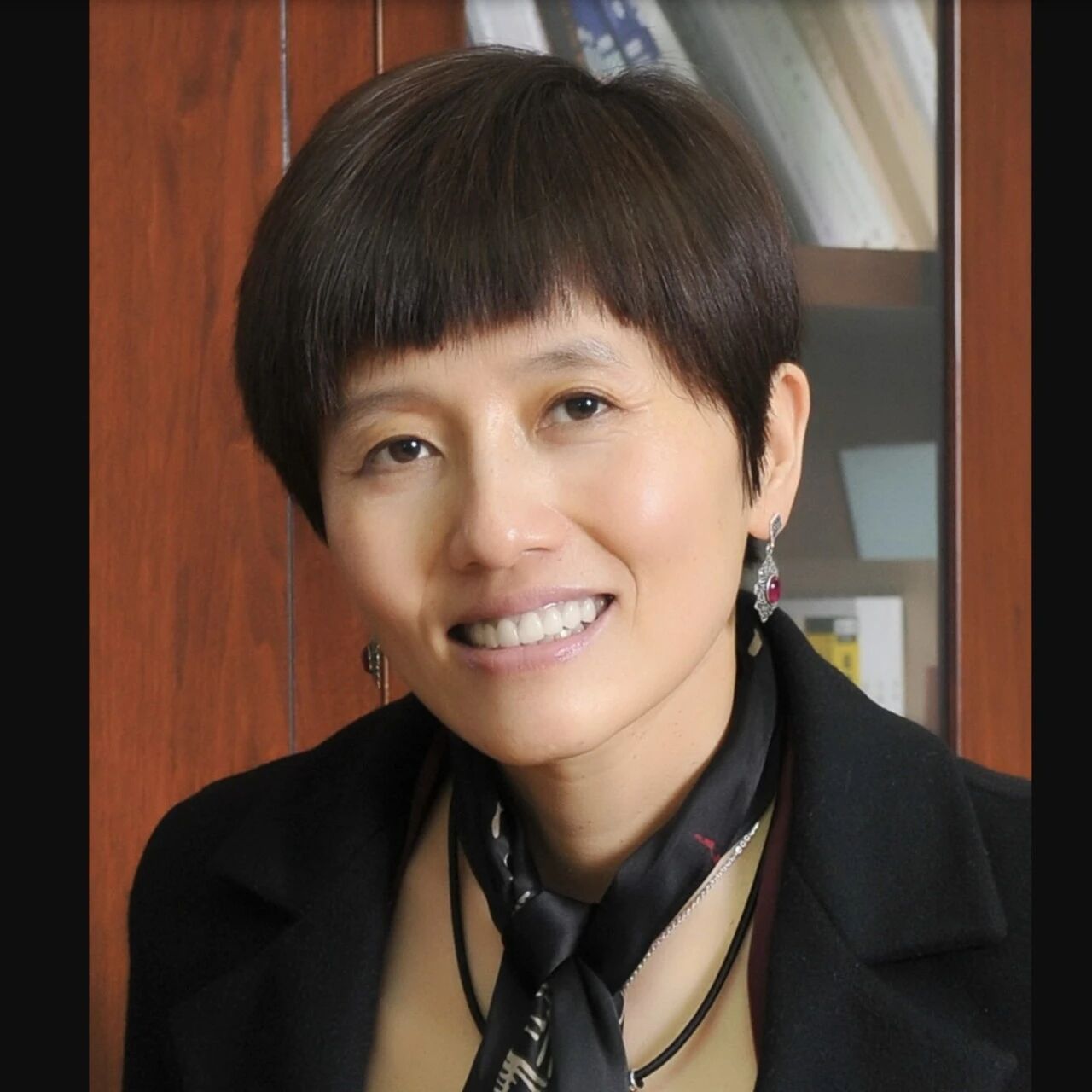 千名学者联名要求美国西北大学为致华裔神经科学家吴瑛自杀道歉 / 天津大学获批设立全国首个脑机接口本科专业
