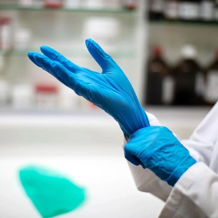 一副实验手套，竟让微塑料检测“爆表”？ | 今日Chemistry World