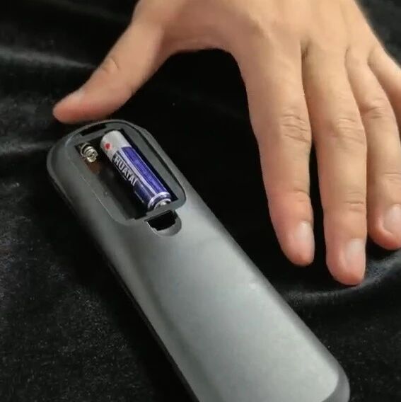 少装一节电池，遥控器还能正常使用吗？| 正经玩