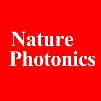 清华大学吴冠豪&中山大学「国家优青」蔡鑫伦/李杨，最新Nature Photonics！