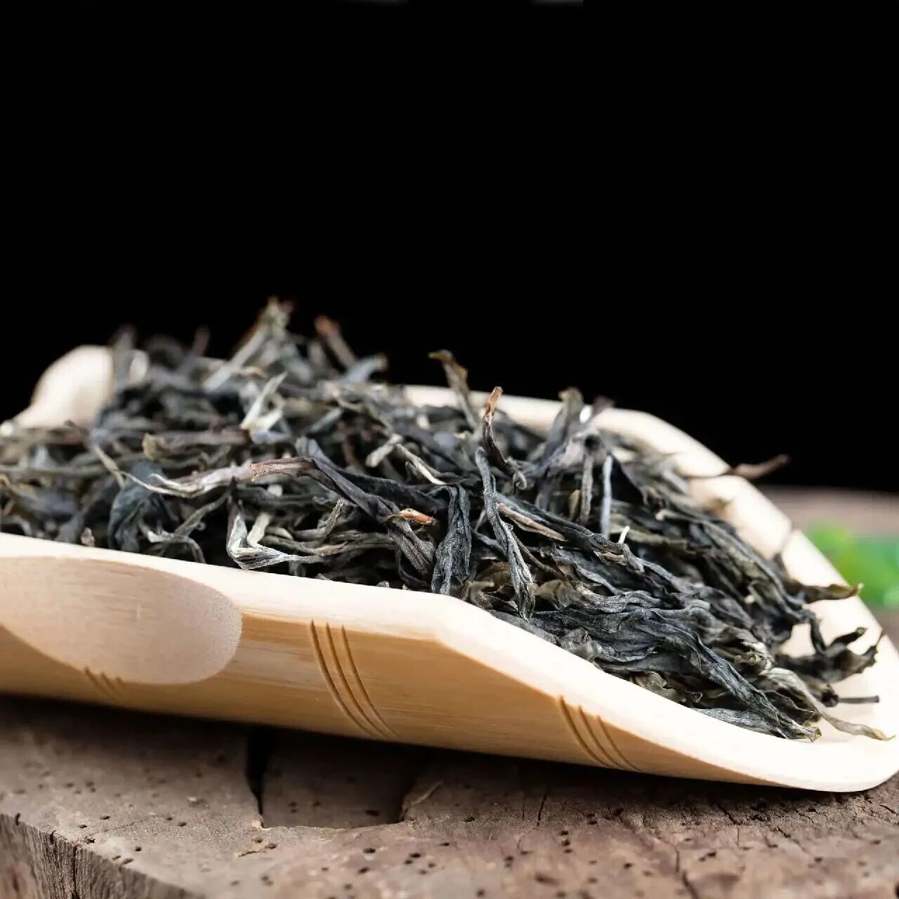 研究成果|复合真菌群落接种驱动普洱熟茶花果香形成的多组学机制